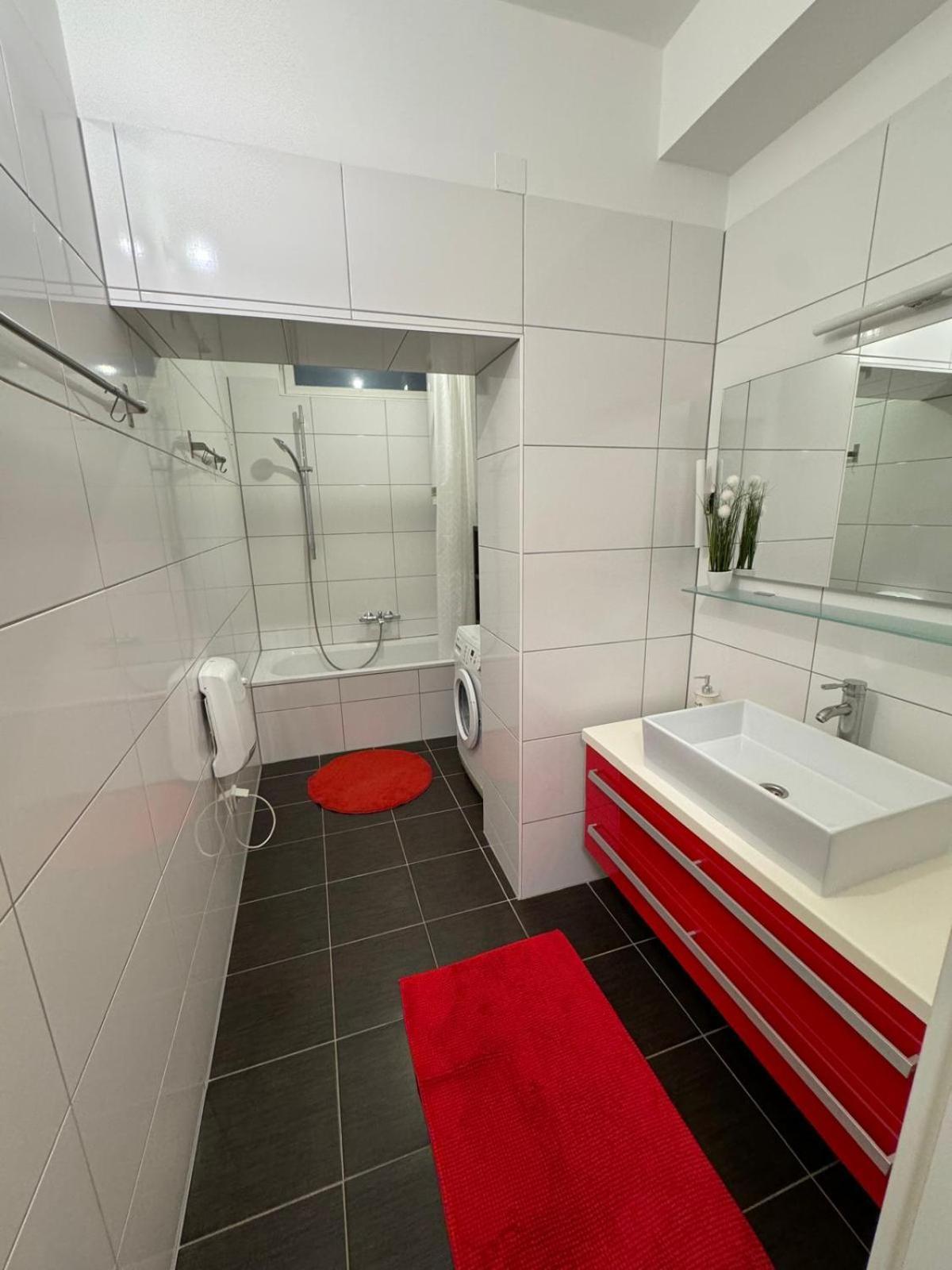 Sunny And Elegant Apartament In Central Location Грац Экстерьер фото